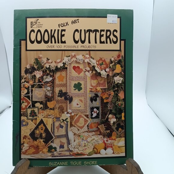 Folk Art Cookie Cutters Craft Book Over 100 Possible Projects By Suzanne Tigue - Picture 1 of 2